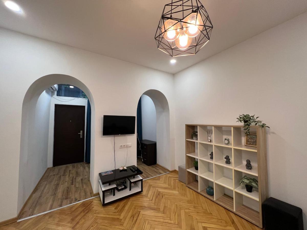Cosy Apartment In Tbilisi Centre Luaran gambar