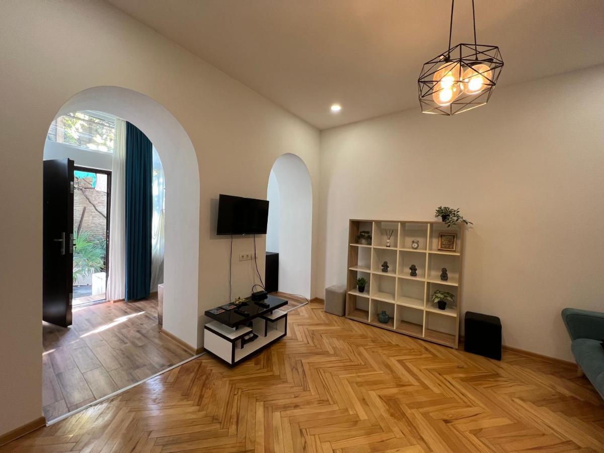 Cosy Apartment In Tbilisi Centre Luaran gambar