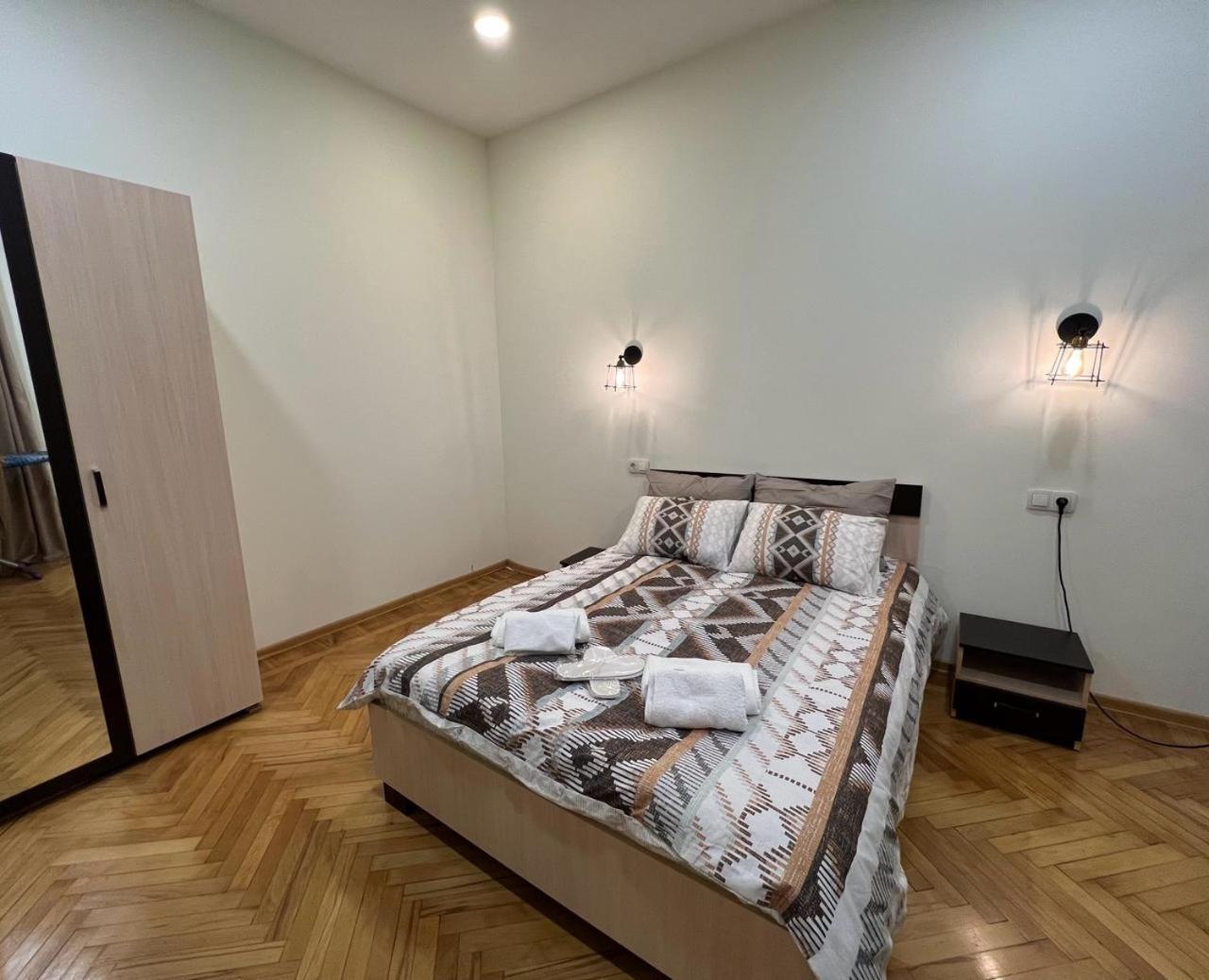 Cosy Apartment In Tbilisi Centre Luaran gambar